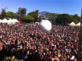 Passeio Ciclístico da Primavera reúne milhares de pessoas na praça da Catedral